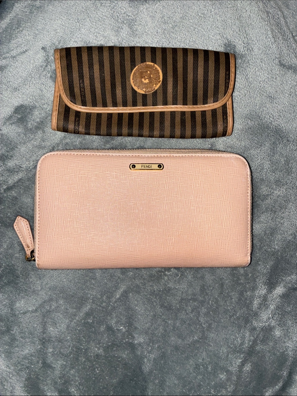 Fendi Blush Pink Zip-Around Leather Wallet with Gold Plaque (FREE GIFT INCLUDED) - Picture 2 of 5